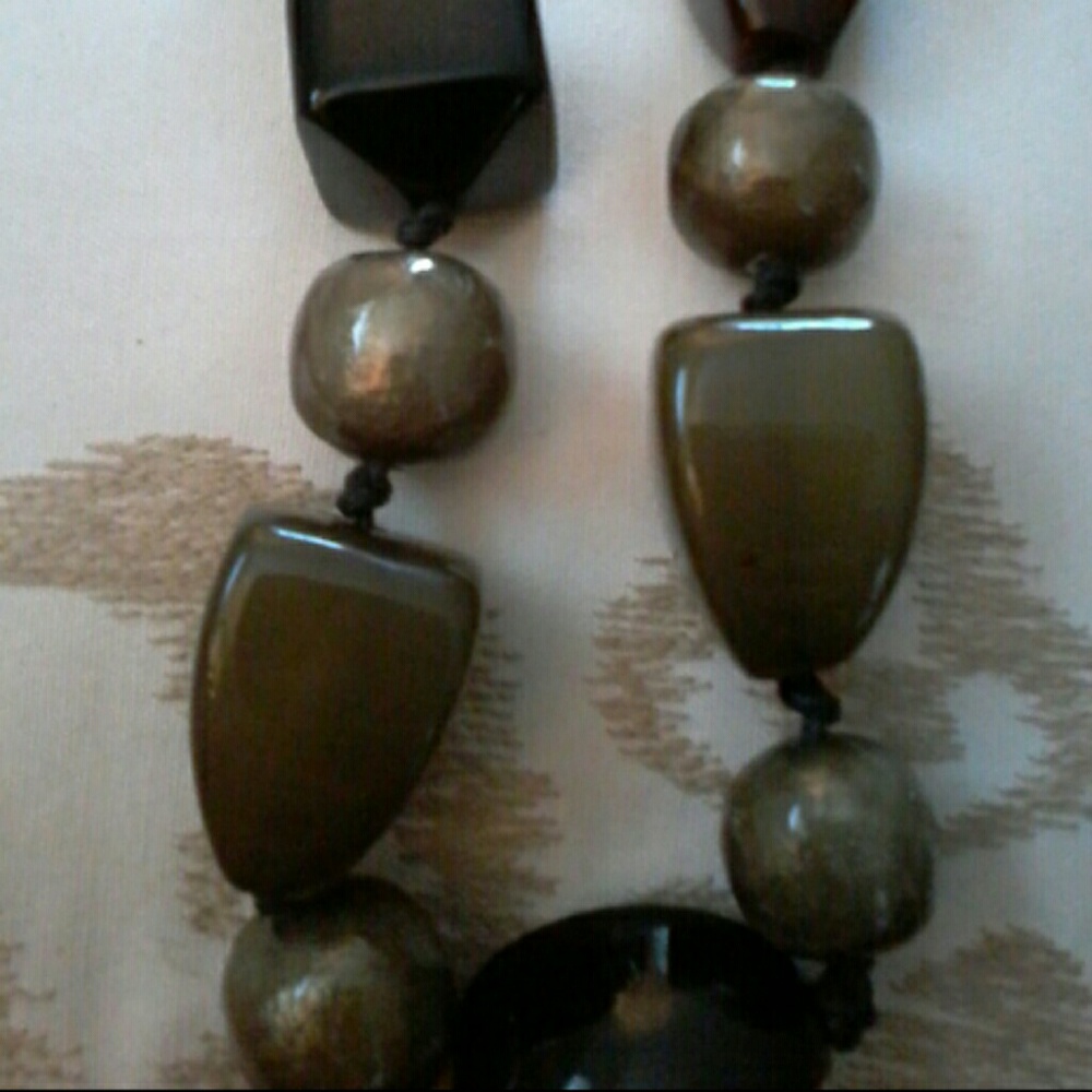 PONO Joan Goodman Chunky Resin Bead Necklace - Picture 4 of 5